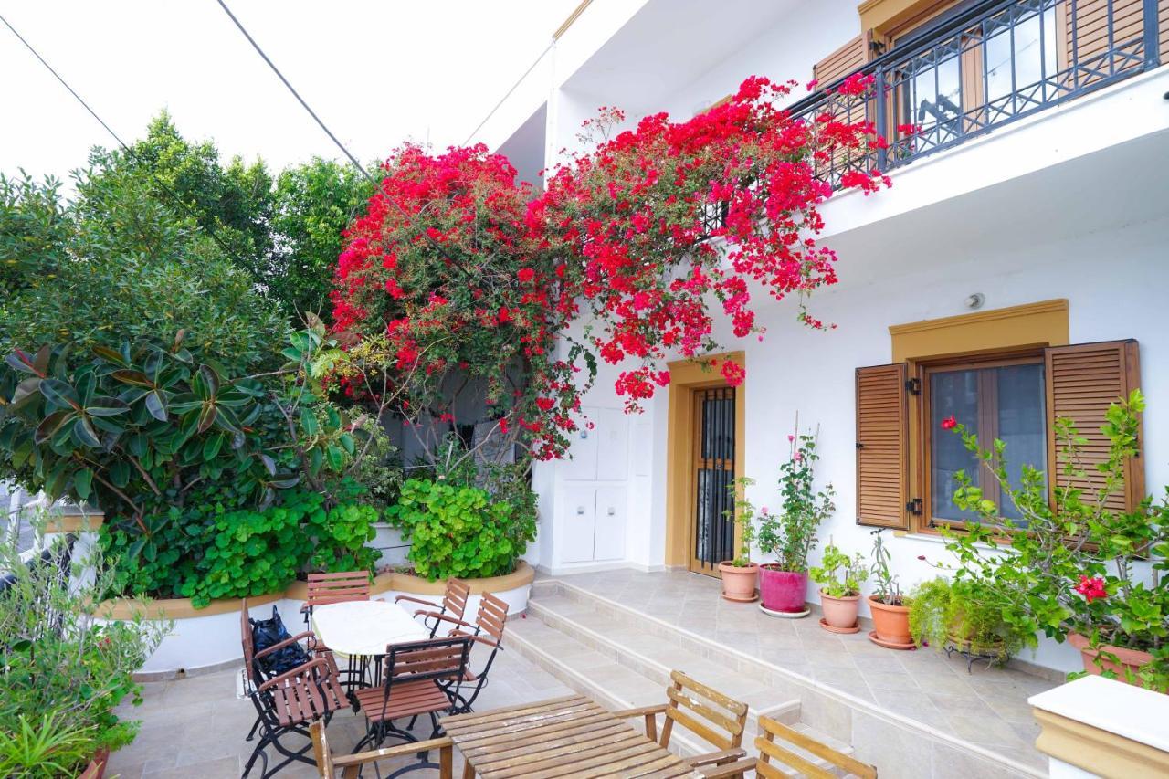Fira Central Apartments With Veranda エクステリア 写真